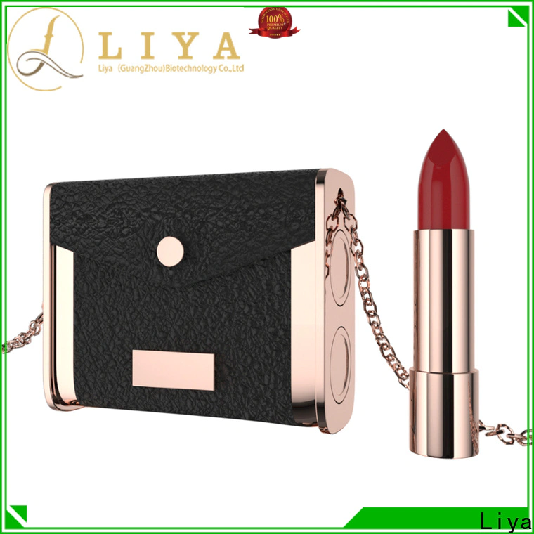 Liya lip cosmetics for dress up