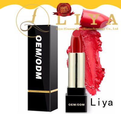 Liya lipstick optimal for dress up