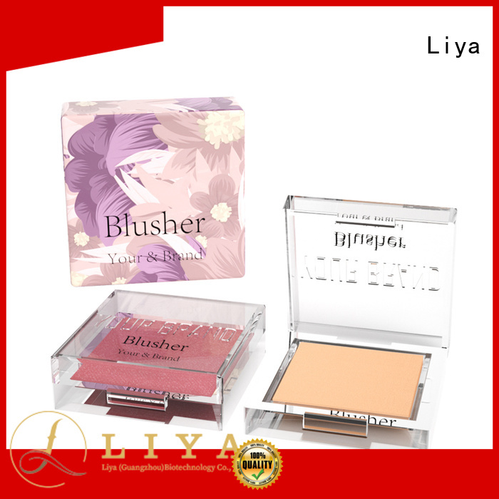 Liya easy to use Shadow highlights great for make up