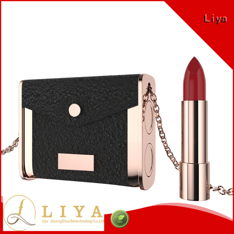 Liya beautiful lip cosmetics suitable for dress up