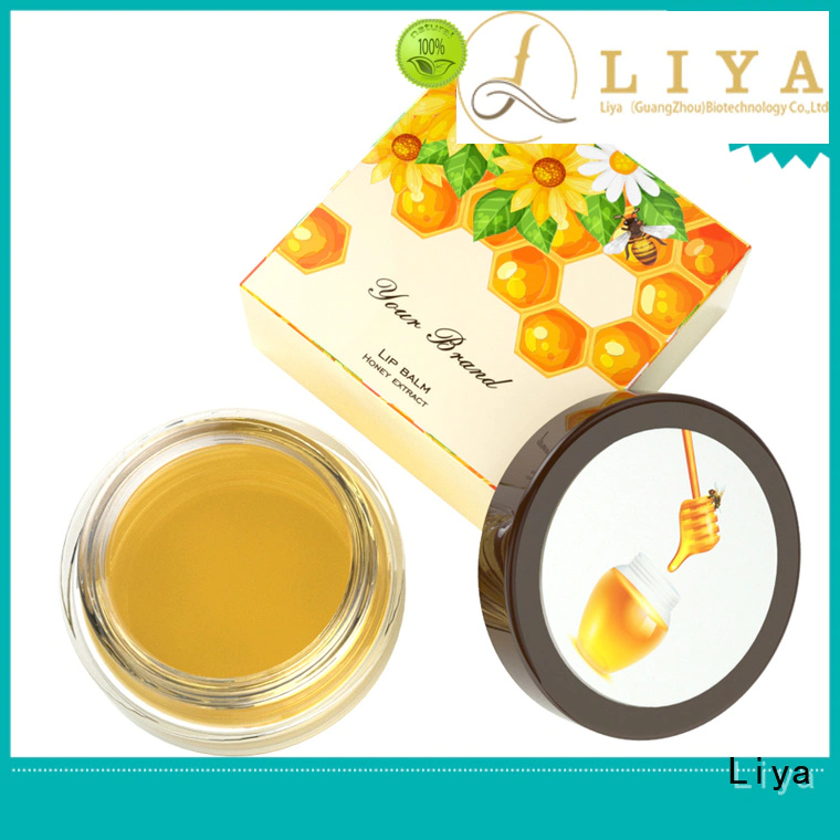 Liya lip cosmetics optimal for dress up